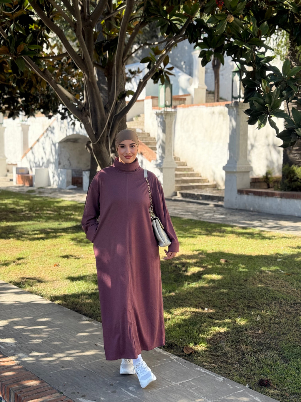 Robe abaya à col montant