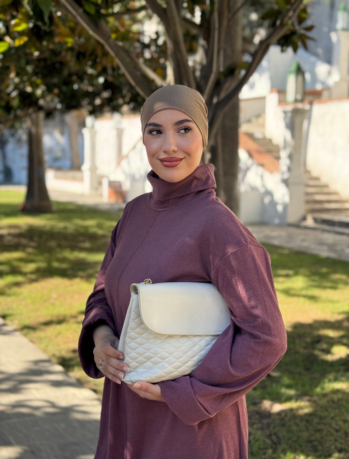 Robe abaya à col montant