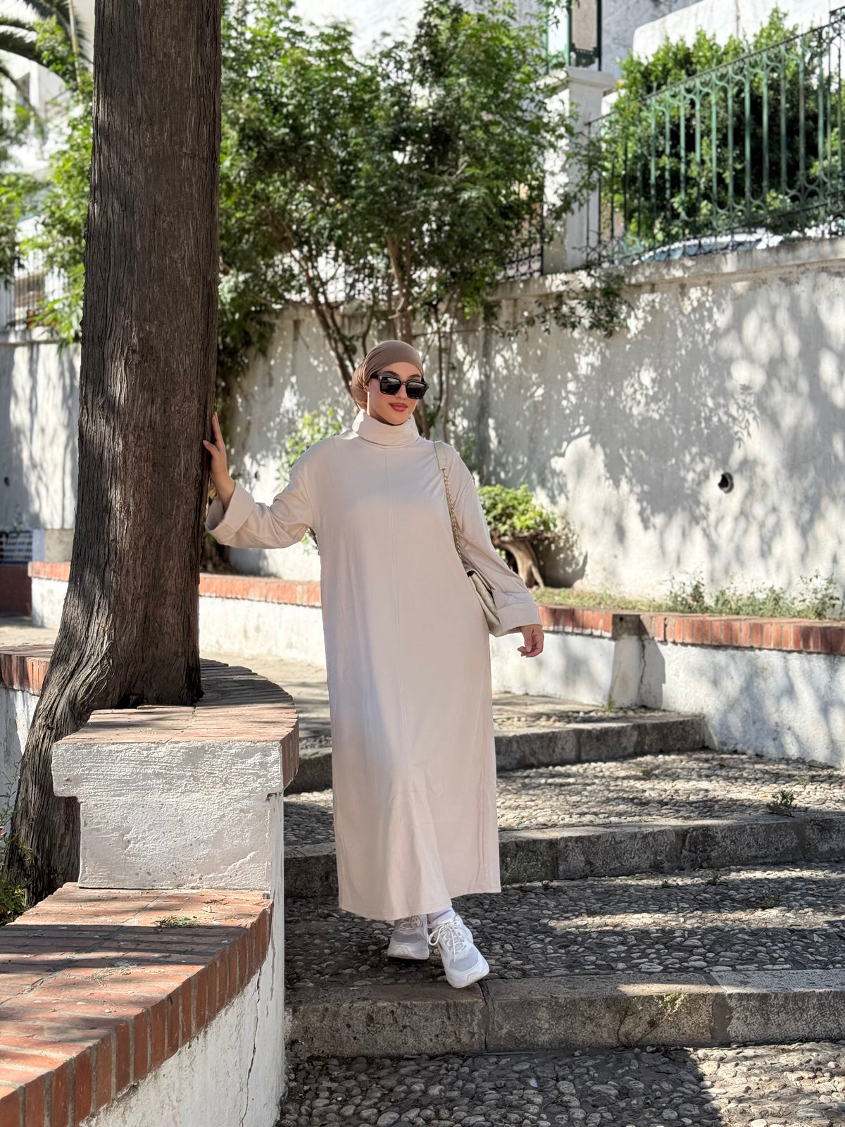 Robe abaya à col montant